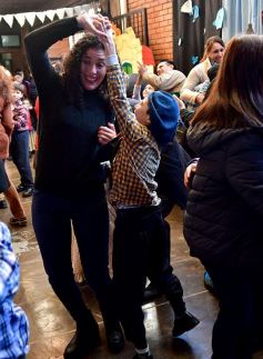 Foto de la galería: Emocionante acto por el Día de la Independencia en el Colegio del Carmen