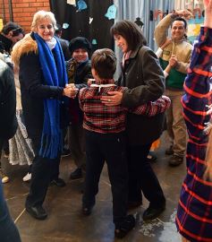 Foto de la galería: Emocionante acto por el Día de la Independencia en el Colegio del Carmen