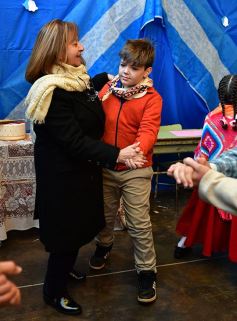 Foto de la galería: Emocionante acto por el Día de la Independencia en el Colegio del Carmen