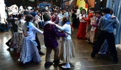 Foto de la galería: Emocionante acto por el Día de la Independencia en el Colegio del Carmen