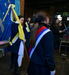 Foto de la galería: Emocionante acto por el Día de la Independencia en el Colegio del Carmen