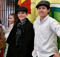 Foto de la galería: Emocionante acto por el Día de la Independencia en el Colegio del Carmen
