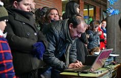 Foto de la galería: Emocionante acto por el Día de la Independencia en el Colegio del Carmen