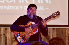 Foto de la galería: Peña Misionero y Guaraní: Julián Zini y Joselo en el escenario