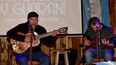 Foto de la galería: Peña Misionero y Guaraní: Julián Zini y Joselo en el escenario