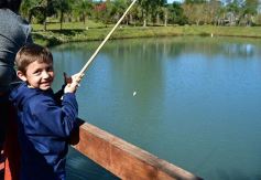 Foto de la galería: Niños del Hogar de Día disfrutaron de una jornada en Pueblo Chico con el vicegobernador Herrera Ahuad