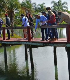 Foto de la galería: Niños del Hogar de Día disfrutaron de una jornada en Pueblo Chico con el vicegobernador Herrera Ahuad