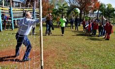 Foto de la galería: Niños del Hogar de Día disfrutaron de una jornada en Pueblo Chico con el vicegobernador Herrera Ahuad