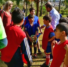 Foto de la galería: Niños del Hogar de Día disfrutaron de una jornada en Pueblo Chico con el vicegobernador Herrera Ahuad