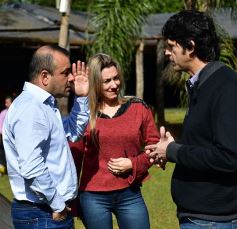 Foto de la galería: Niños del Hogar de Día disfrutaron de una jornada en Pueblo Chico con el vicegobernador Herrera Ahuad