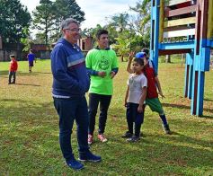 Foto de la galería: Niños del Hogar de Día disfrutaron de una jornada en Pueblo Chico con el vicegobernador Herrera Ahuad
