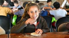 Foto de la galería: Niños del Hogar de Día disfrutaron de una jornada en Pueblo Chico con el vicegobernador Herrera Ahuad