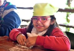 Foto de la galería: Niños del Hogar de Día disfrutaron de una jornada en Pueblo Chico con el vicegobernador Herrera Ahuad