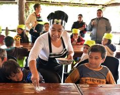 Foto de la galería: Niños del Hogar de Día disfrutaron de una jornada en Pueblo Chico con el vicegobernador Herrera Ahuad