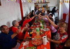 Foto de la galería: Emocionante primera juntada de los históricos vecinos del barrio Parque Adam