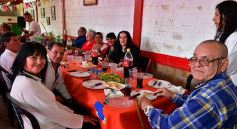 Foto de la galería: Emocionante primera juntada de los históricos vecinos del barrio Parque Adam