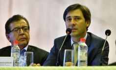 Foto de la galería: Postales de la adjudicación de las obras para ampliar la central hidroeléctrica de Yacyretá