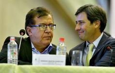 Foto de la galería: Postales de la adjudicación de las obras para ampliar la central hidroeléctrica de Yacyretá