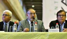 Foto de la galería: Postales de la adjudicación de las obras para ampliar la central hidroeléctrica de Yacyretá