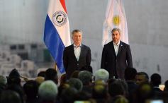 Foto de la galería: Los presidentes Macri y Mario Benítez inauguran el nuevo paso fronterizo Ituzaingó-Ayolas