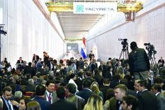 Foto de la galería: Los presidentes Macri y Mario Benítez inauguran el nuevo paso fronterizo Ituzaingó-Ayolas