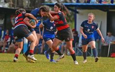 Foto de la galería: Las chicas misioneras volvieron a ganar en el Regional de rugby femenino