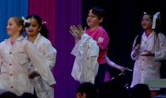 Foto de la galería: El musical Matilda, hecho por chicos posadeños, deslumbró en Encarnación