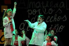 Foto de la galería: El musical Matilda, hecho por chicos posadeños, deslumbró en Encarnación
