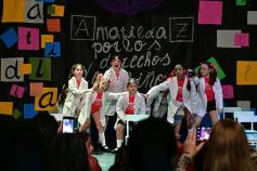 Foto de la galería: El musical Matilda, hecho por chicos posadeños, deslumbró en Encarnación