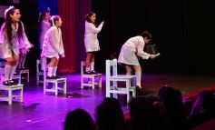 Foto de la galería: El musical Matilda, hecho por chicos posadeños, deslumbró en Encarnación