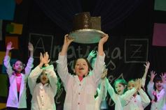 Foto de la galería: El musical Matilda, hecho por chicos posadeños, deslumbró en Encarnación