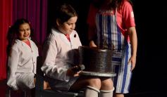 Foto de la galería: El musical Matilda, hecho por chicos posadeños, deslumbró en Encarnación