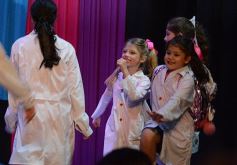 Foto de la galería: El musical Matilda, hecho por chicos posadeños, deslumbró en Encarnación