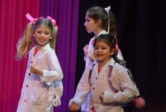 Foto de la galería: El musical Matilda, hecho por chicos posadeños, deslumbró en Encarnación