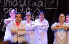 Foto de la galería: El musical Matilda, hecho por chicos posadeños, deslumbró en Encarnación