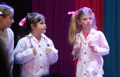 Foto de la galería: El musical Matilda, hecho por chicos posadeños, deslumbró en Encarnación