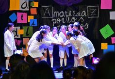 Foto de la galería: El musical Matilda, hecho por chicos posadeños, deslumbró en Encarnación