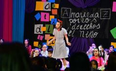 Foto de la galería: El musical Matilda, hecho por chicos posadeños, deslumbró en Encarnación