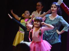 Foto de la galería: El musical Matilda, hecho por chicos posadeños, deslumbró en Encarnación