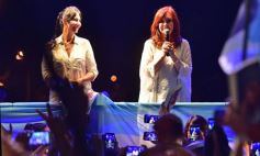 Foto de la galería: Ante una multitud, Cristina presentó su libro en Posadas