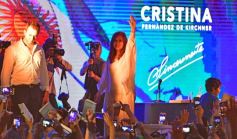 Foto de la galería: Ante una multitud, Cristina presentó su libro en Posadas