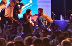 Foto de la galería: Ante una multitud, Cristina presentó su libro en Posadas