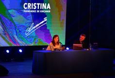 Foto de la galería: Ante una multitud, Cristina presentó su libro en Posadas