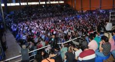 Foto de la galería: Ante una multitud, Cristina presentó su libro en Posadas