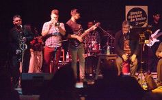 Foto de la galería: Diente de Leche homenajeó a Leo Dan con un gran recital