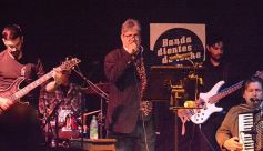 Foto de la galería: Diente de Leche homenajeó a Leo Dan con un gran recital