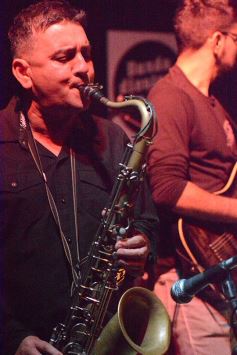 Foto de la galería: Diente de Leche homenajeó a Leo Dan con un gran recital