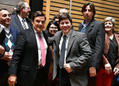 Foto de la galería: Ovación en la Legislatura para los campeones misioneros de la Copa Robótica 2019