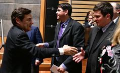 Foto de la galería: Ovación en la Legislatura para los campeones misioneros de la Copa Robótica 2019