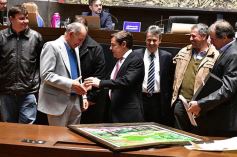 Foto de la galería: Ovación en la Legislatura para los campeones misioneros de la Copa Robótica 2019